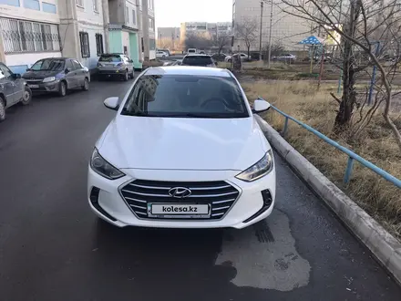 Hyundai Elantra 2018 года за 8 800 000 тг. в Караганда – фото 6