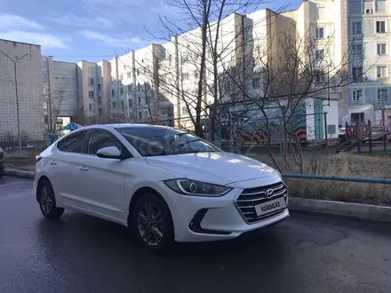 Hyundai Elantra 2018 года за 8 800 000 тг. в Караганда – фото 4