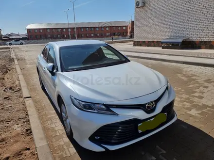 Toyota Camry 2019 года за 13 500 000 тг. в Астана – фото 2