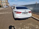 Toyota Camry 2019 года за 13 500 000 тг. в Астана – фото 4