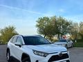 Toyota RAV4 2019 года за 13 000 000 тг. в Уральск – фото 4