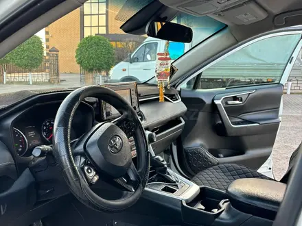 Toyota RAV4 2019 года за 13 000 000 тг. в Уральск – фото 8