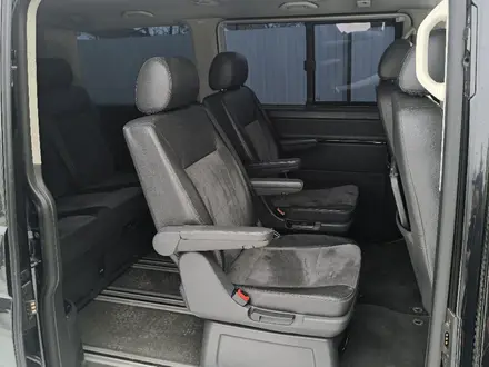 Volkswagen Multivan 2012 года за 19 500 000 тг. в Уральск – фото 11