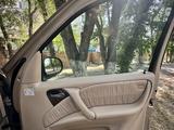 Mercedes-Benz ML 320 2001 года за 4 000 000 тг. в Тараз – фото 3