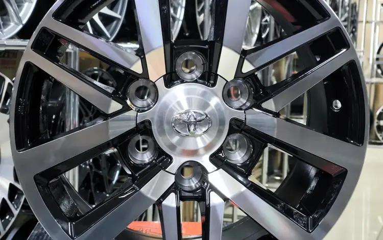 TOYOTA на 16 новые диски в Астане за 200 000 тг. в Астана