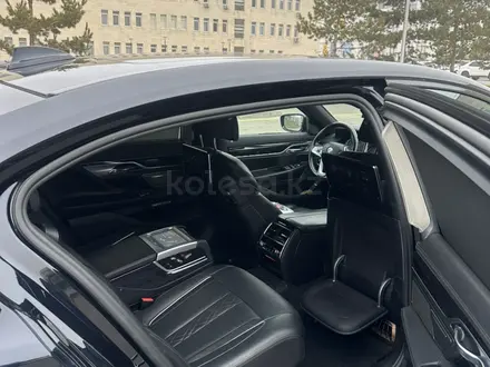 BMW 740 2017 года за 22 500 000 тг. в Алматы – фото 20