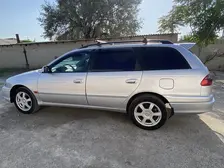 Toyota Avensis, 2001