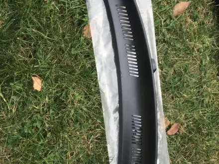 Молдинг лобового стекла за 65 000 тг. в Алматы
