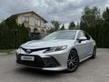 Toyota Camry 2021 года за 13 500 000 тг. в Алматы