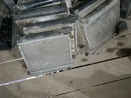 Радиатор охлаждения на Мерседес W124 W201 (190) за 10 000 тг. в Караганда