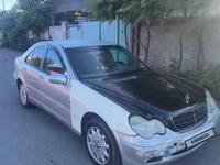 Mercedes-Benz C 200 2000 годаfor2 070 000 тг. в Алматы