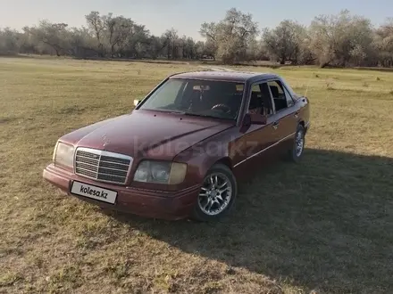 Mercedes-Benz E 220 1994 года за 1 450 000 тг. в Конаев (Капшагай)