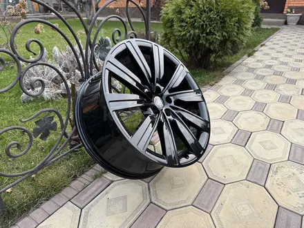 Оригинальные диски R22 на Range Rover (L460) с 2022 года за 1 045 000 тг. в Алматы – фото 2