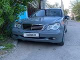 Mercedes-Benz C 200 2002 года за 3 000 000 тг. в Алматы