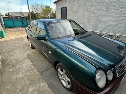 Mercedes-Benz E 230 1997 года за 1 500 000 тг. в Жезказган – фото 2