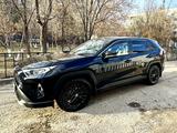 Toyota RAV4 2021 годаfor17 500 000 тг. в Актобе – фото 3