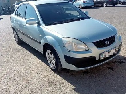 Kia Rio 2006 года за 2 300 000 тг. в Уральск – фото 2