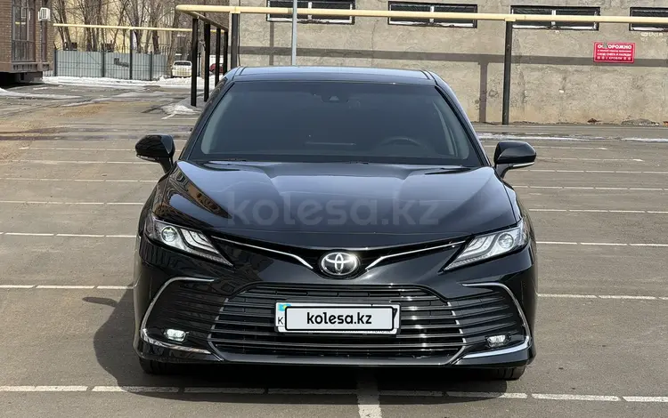 Toyota Camry 2023 года за 15 700 000 тг. в Уральск