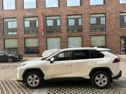 Toyota RAV4 2021 года за 14 200 000 тг. в Алматы – фото 6