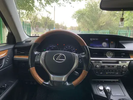 Lexus ES 300h 2015 года за 10 200 000 тг. в Атырау – фото 7