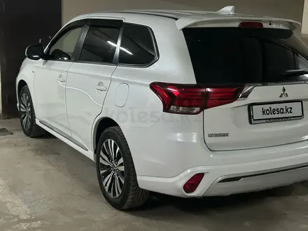 Mitsubishi Outlander 2022 года за 14 100 000 тг. в Астана – фото 44