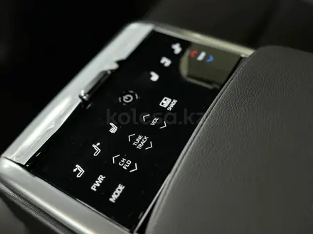 Toyota Camry Luxe 2025 года за 23 190 000 тг. в Алматы – фото 12
