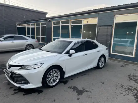 Toyota Camry 2019 года за 13 300 000 тг. в Павлодар – фото 3