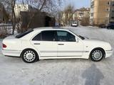 Mercedes-Benz E 230 1997 года за 2 600 000 тг. в Кокшетау – фото 3
