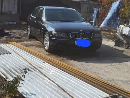 BMW 750 2007 года за 6 000 000 тг. в Алматы – фото 2