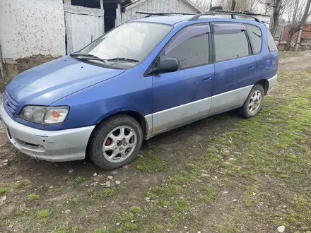 Toyota Ipsum 1998 года за 2 900 000 тг. в Алматы