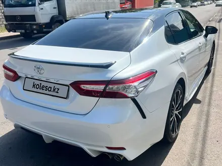 Toyota Camry 2020 года за 15 500 000 тг. в Алматы – фото 7