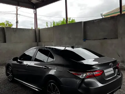 Toyota Camry 2020 года за 8 000 000 тг. в Атырау – фото 10