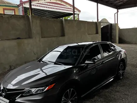 Toyota Camry 2020 года за 8 000 000 тг. в Атырау – фото 4