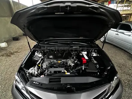 Toyota Camry 2020 года за 8 000 000 тг. в Атырау – фото 8