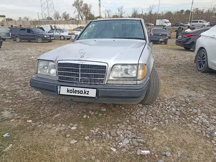 Mercedes-Benz E 220 1995 года за 1 300 000 тг. в Шымкент – фото 2