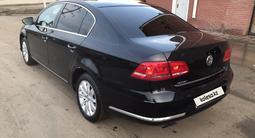 Volkswagen Passat 2011 года за 3 650 000 тг. в Уральск – фото 4