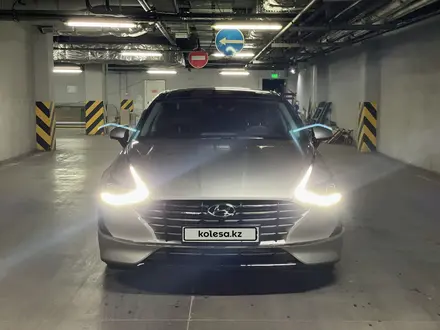 Hyundai Sonata 2021 года за 13 400 000 тг. в Алматы – фото 2