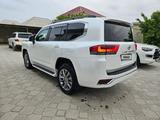 Toyota Land Cruiser 2022 года за 65 000 000 тг. в Актау – фото 2
