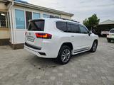 Toyota Land Cruiser 2022 года за 65 000 000 тг. в Актау – фото 4