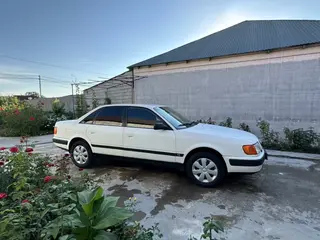 Audi 100