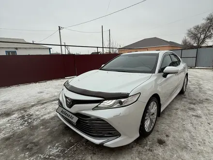 Toyota Camry 2019 года за 15 500 000 тг. в Атырау – фото 5