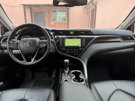 Toyota Camry 2019 года за 15 500 000 тг. в Атырау – фото 8