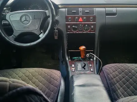 Mercedes-Benz E 280 1996 года за 1 850 000 тг. в Павлодар – фото 7