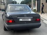 Mercedes-Benz E 320 1994 года за 2 000 000 тг. в Шымкент – фото 2
