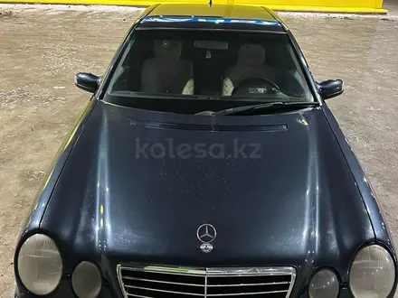 Mercedes-Benz E 240 2000 года за 4 200 000 тг. в Уральск – фото 12
