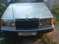 Mercedes-Benz E-Class, 1993