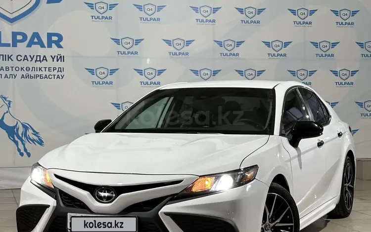 Toyota Camry 2021 года за 14 200 000 тг. в Талдыкорган