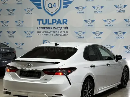 Toyota Camry 2021 года за 14 200 000 тг. в Талдыкорган – фото 4