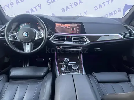 BMW X5 2019 года за 28 590 000 тг. в Алматы – фото 8