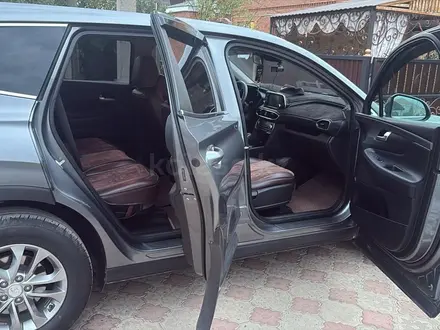 Hyundai Santa Fe 2019 года за 9 000 000 тг. в Уральск – фото 5